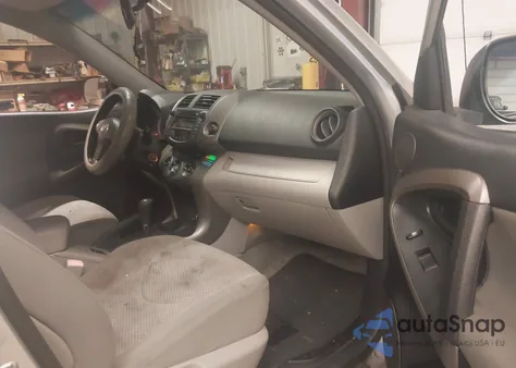 2007 Toyota Rav4 Limited z USA, uszkodzony, nr VIN JTMBD31V776047798